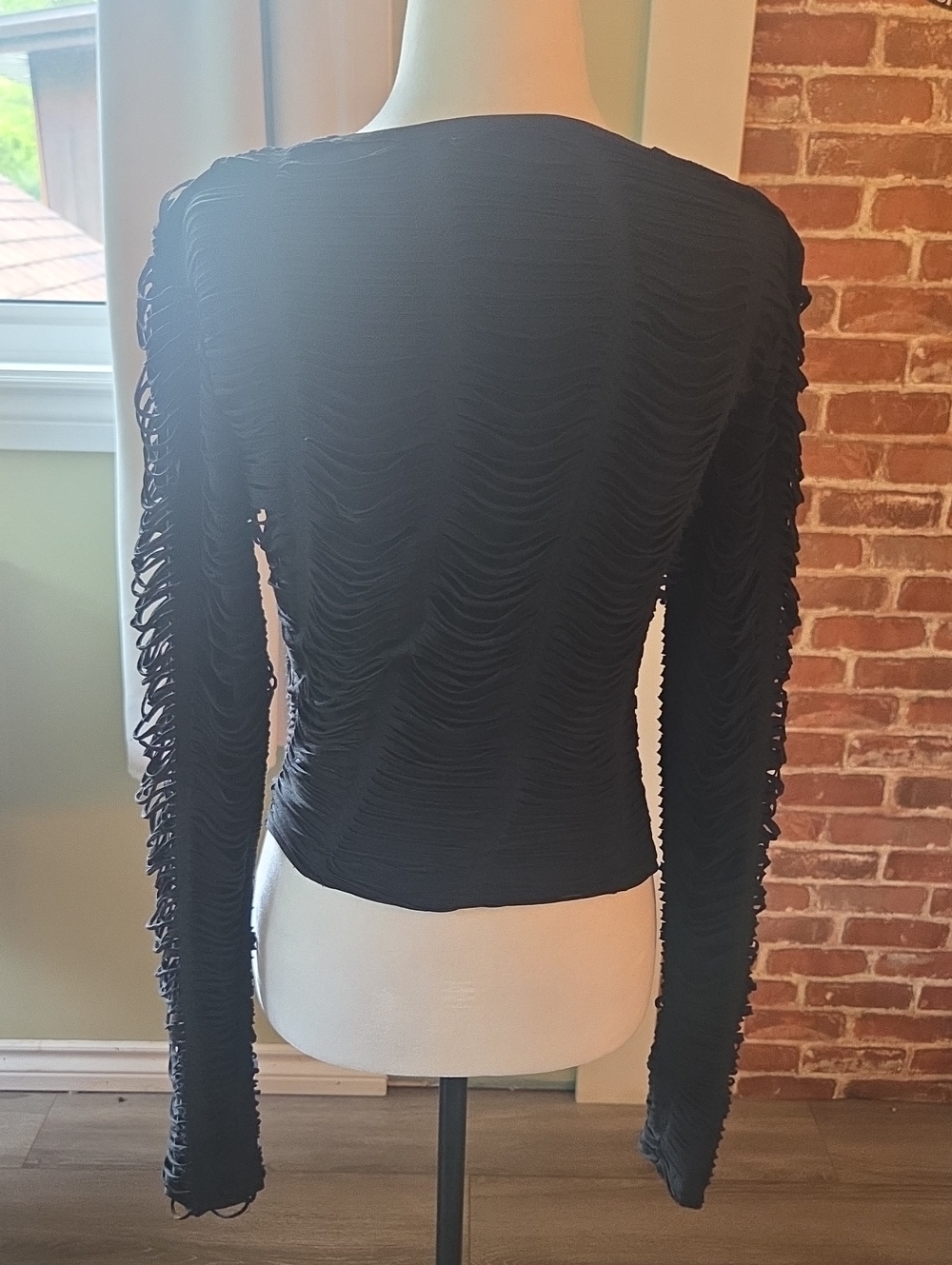 Disturia Distressed Top - Picture 4 of 5